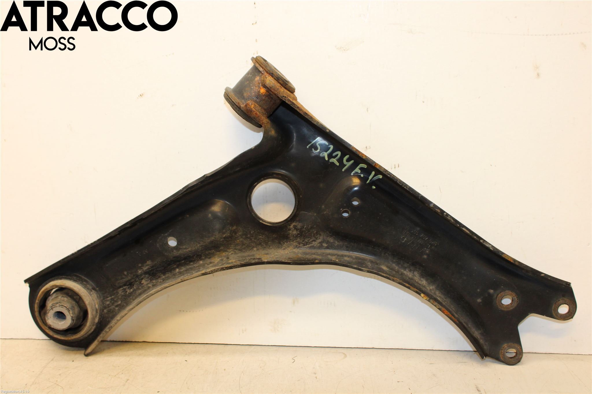 Volkswagen VW CADDY      04-10 Bærearm Foran Venstre Nedre