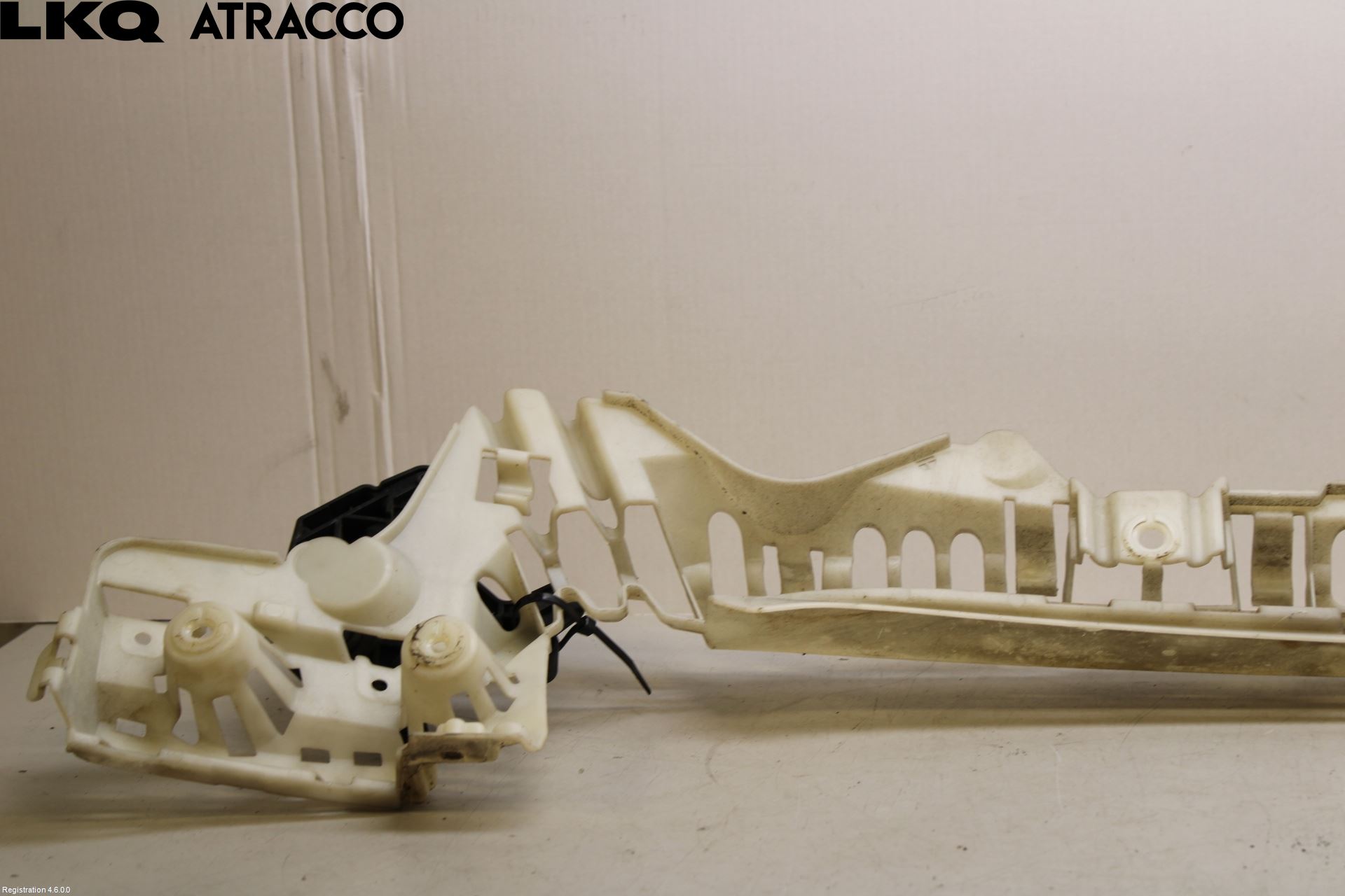 BMW 3 E90/91 SED/TOU 05-12 Støtfanger Bak Midt Del