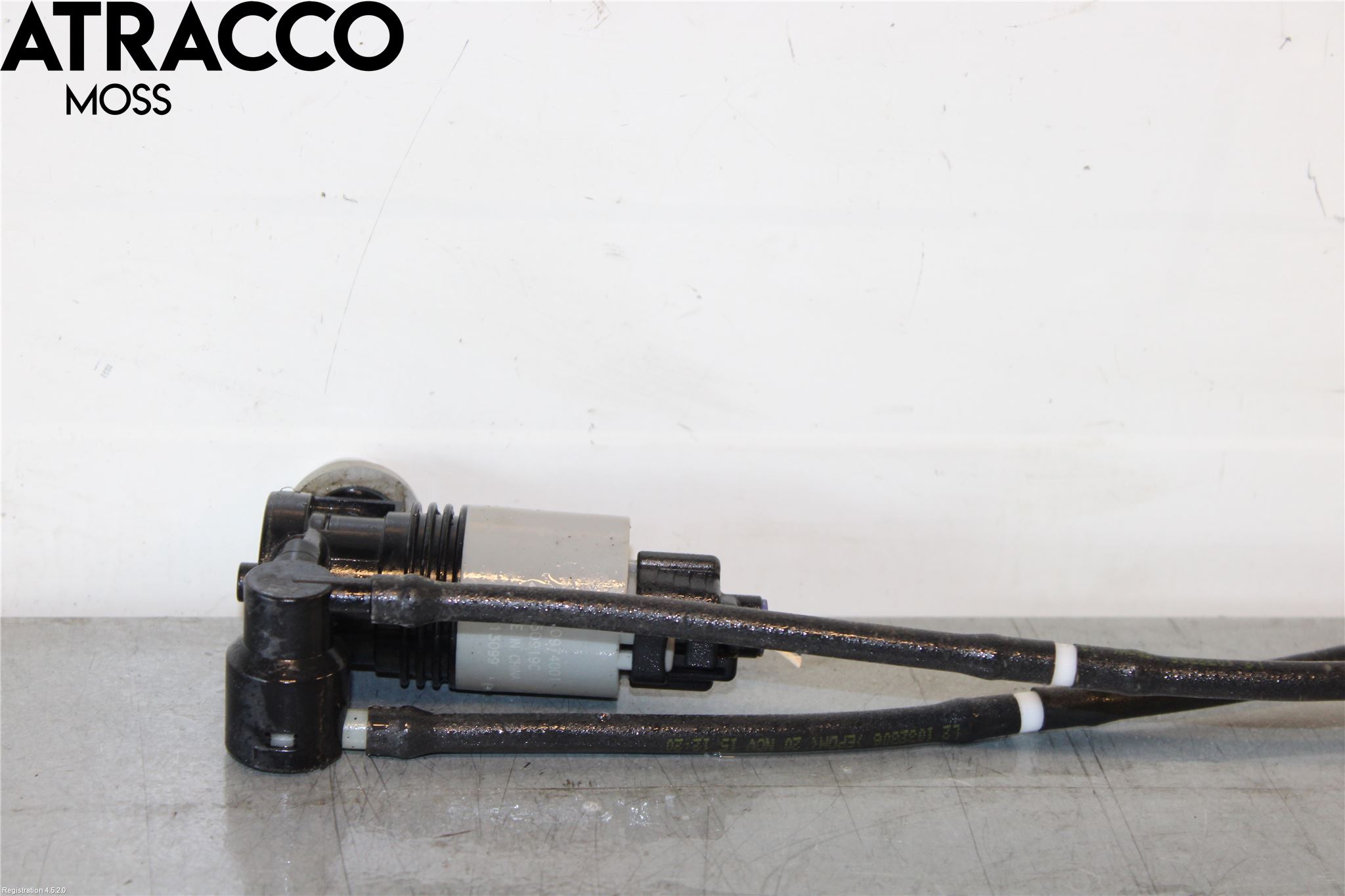 Toyota AURIS 13-19 Spylerpumpe Frontrute