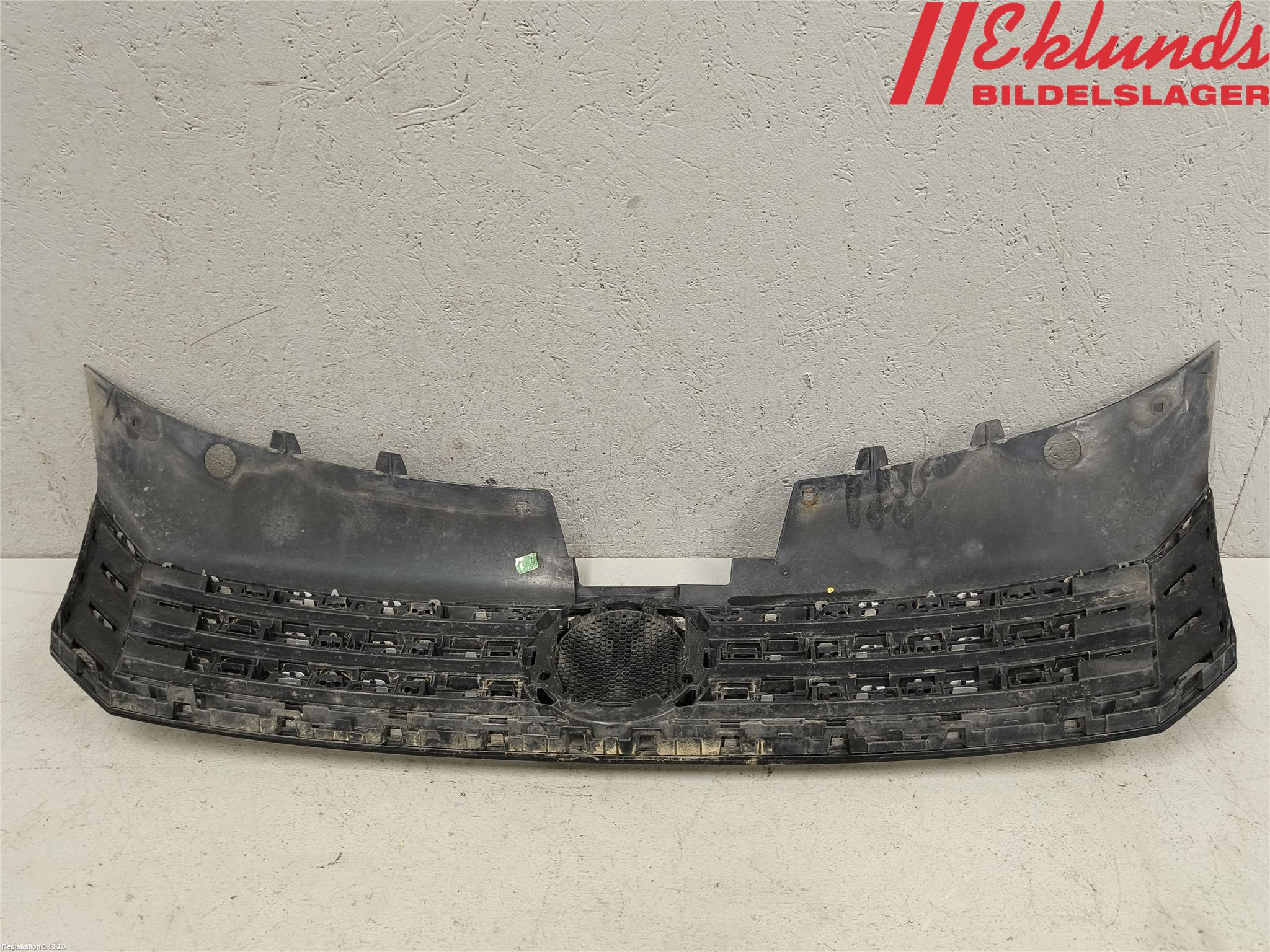 Volkswagen VW PASSAT 11-14 Grill Komplett