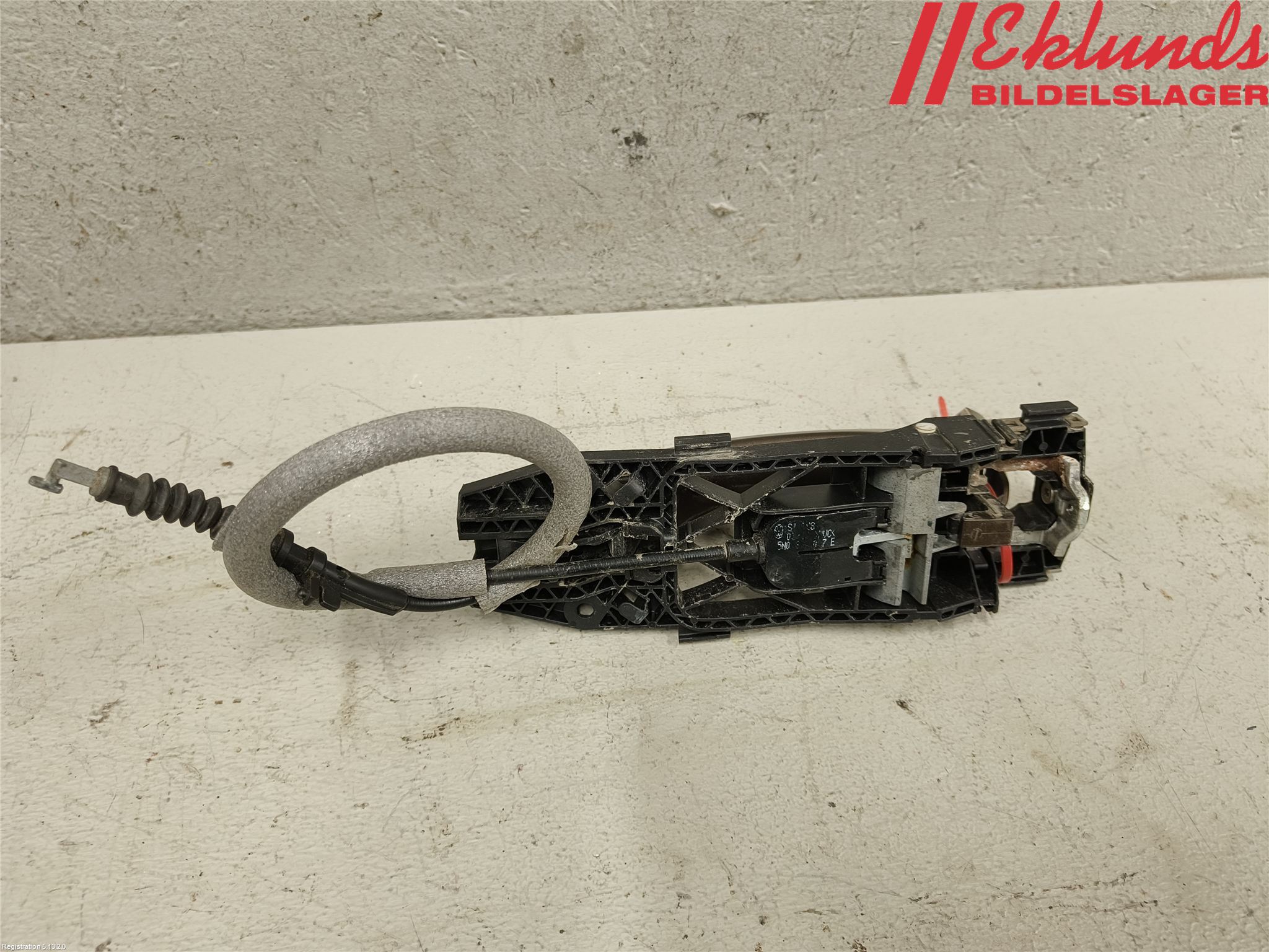 Volkswagen VW AMAROK 2H 10-22 Dørhandtak Ytre Venstre