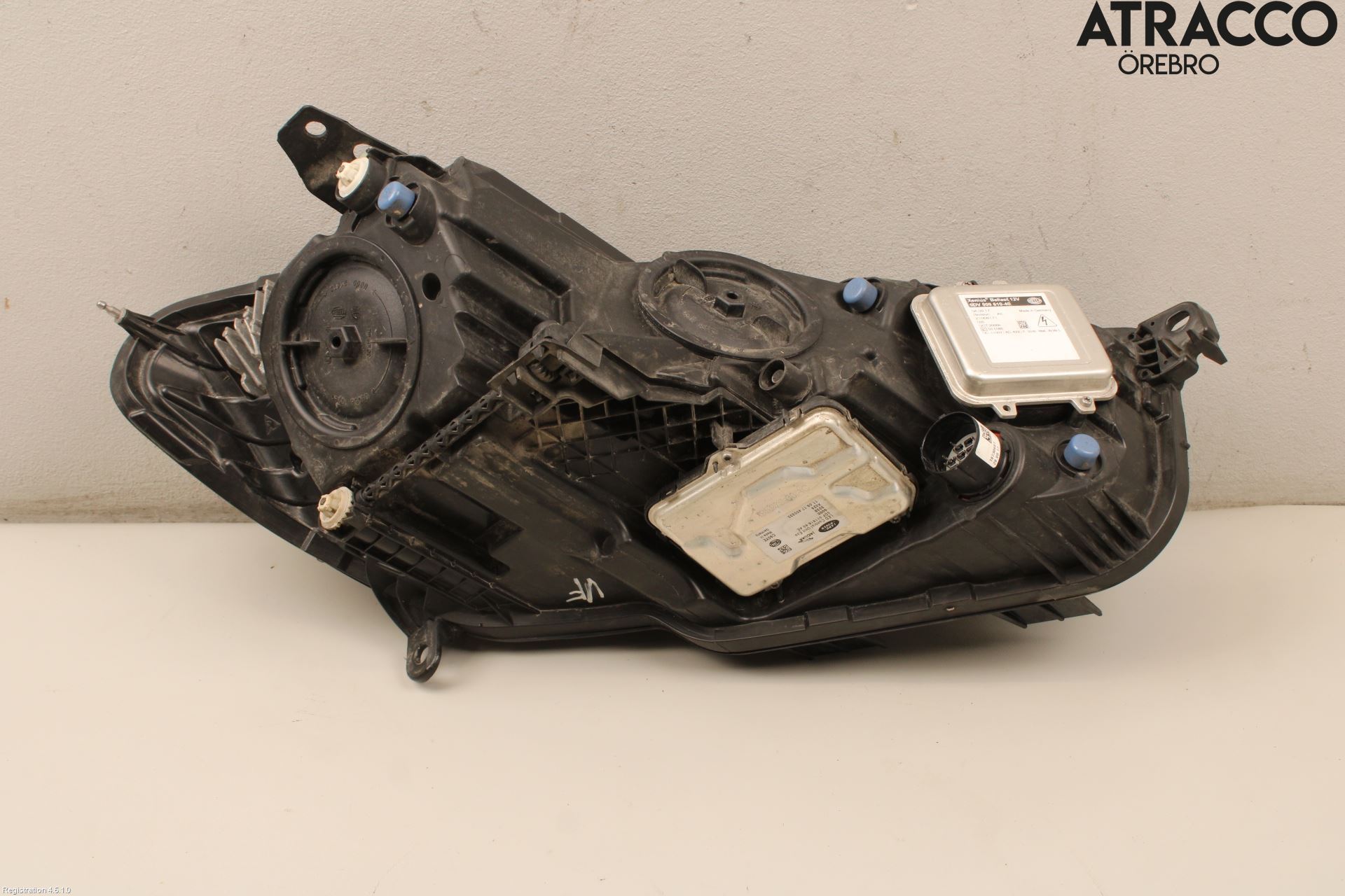 Jaguar XE (X760) 15-24 Frontlykt Venstre