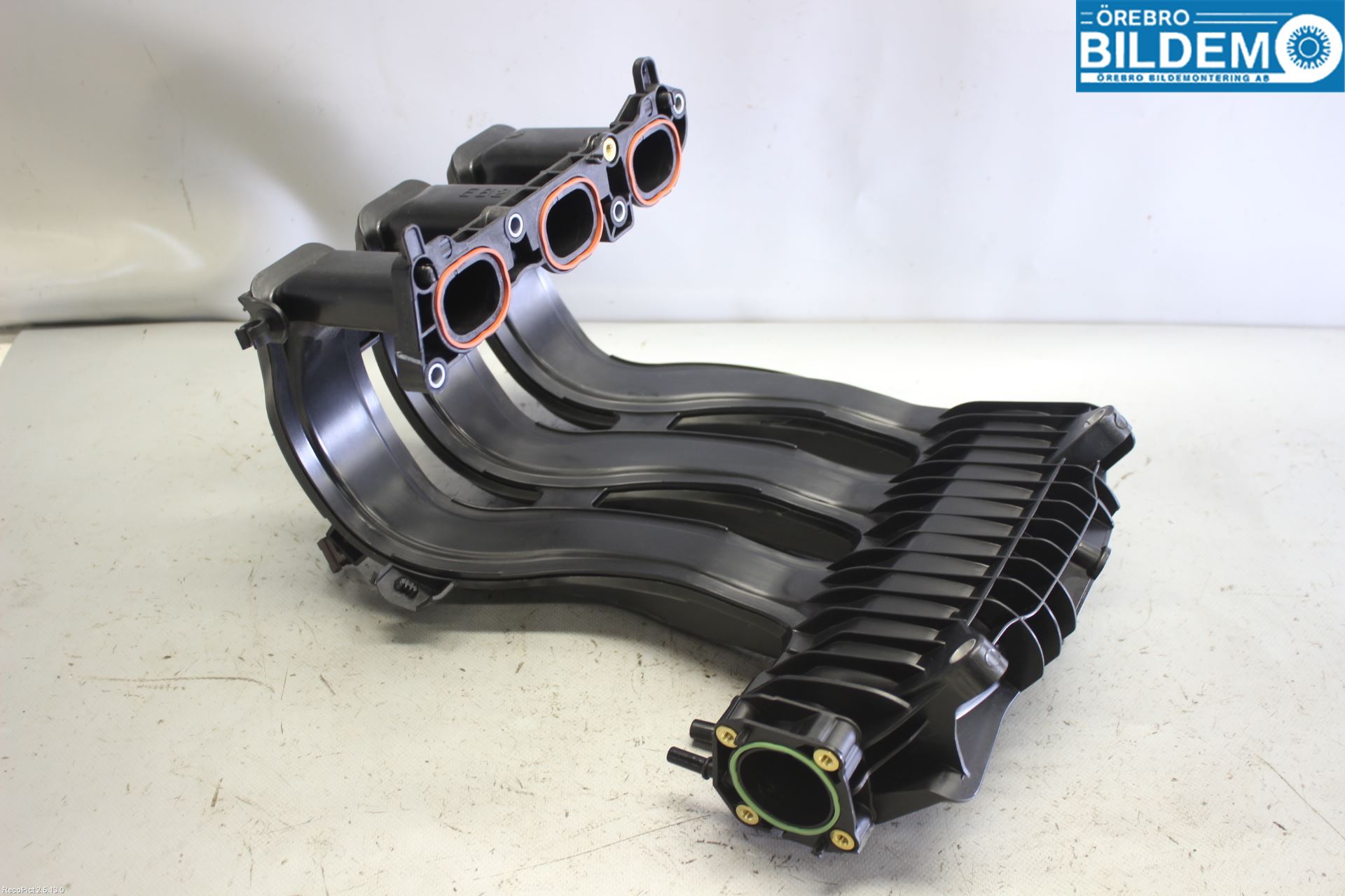 Peugeot 208 12-15 Innsugningsmanifold