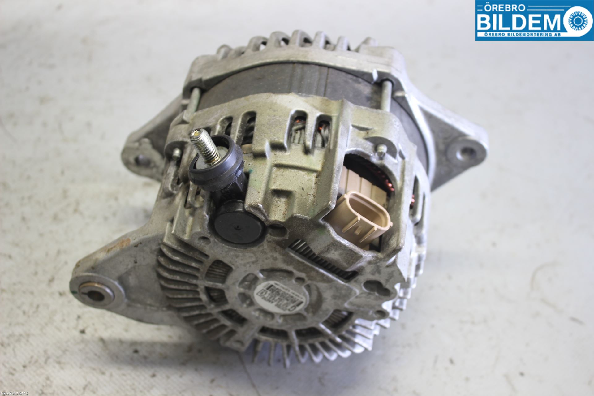Subaru OUTBACK 10-15 Dynamo