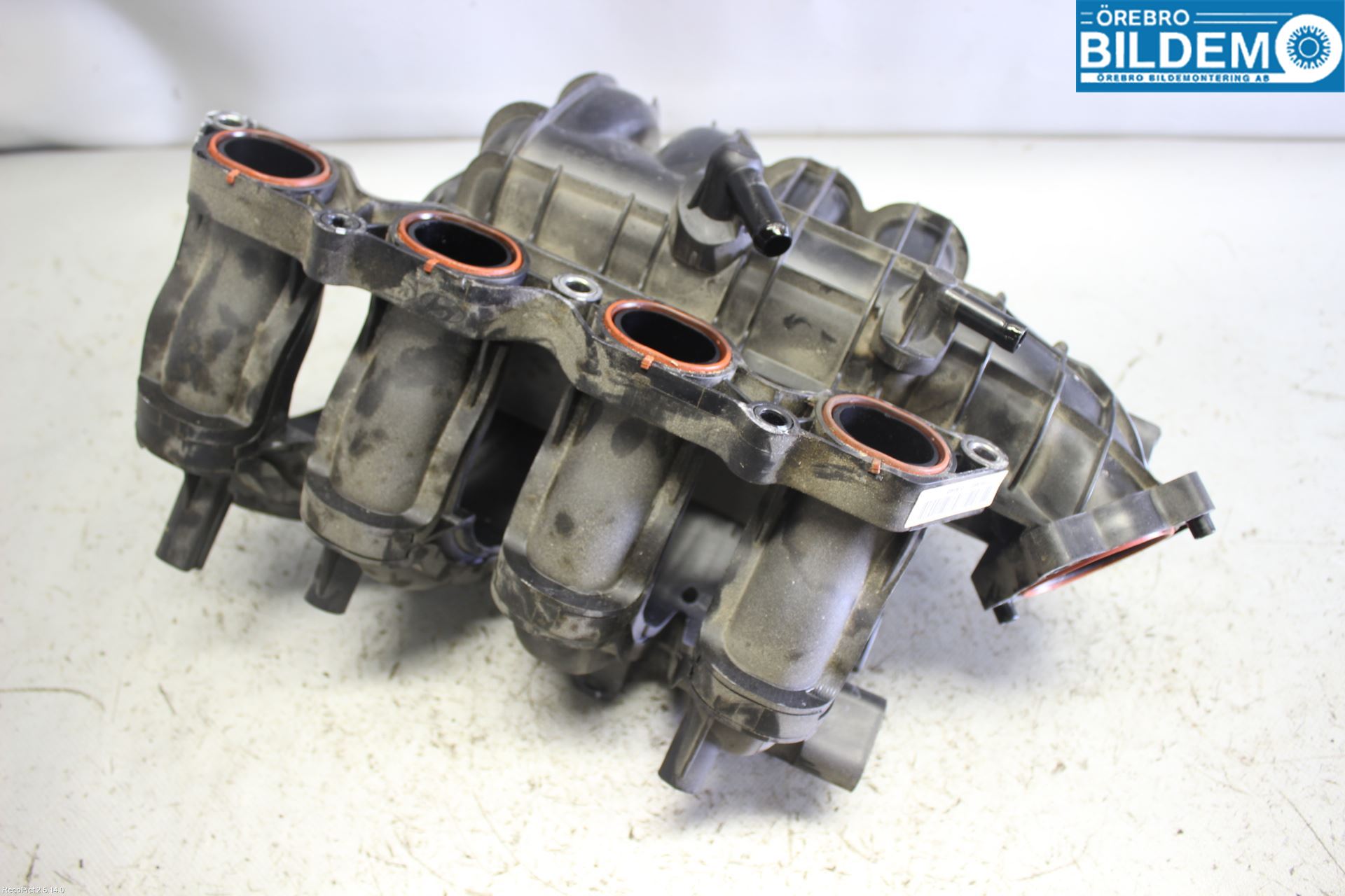 Kia RIO 12-16 Innsugningsmanifold