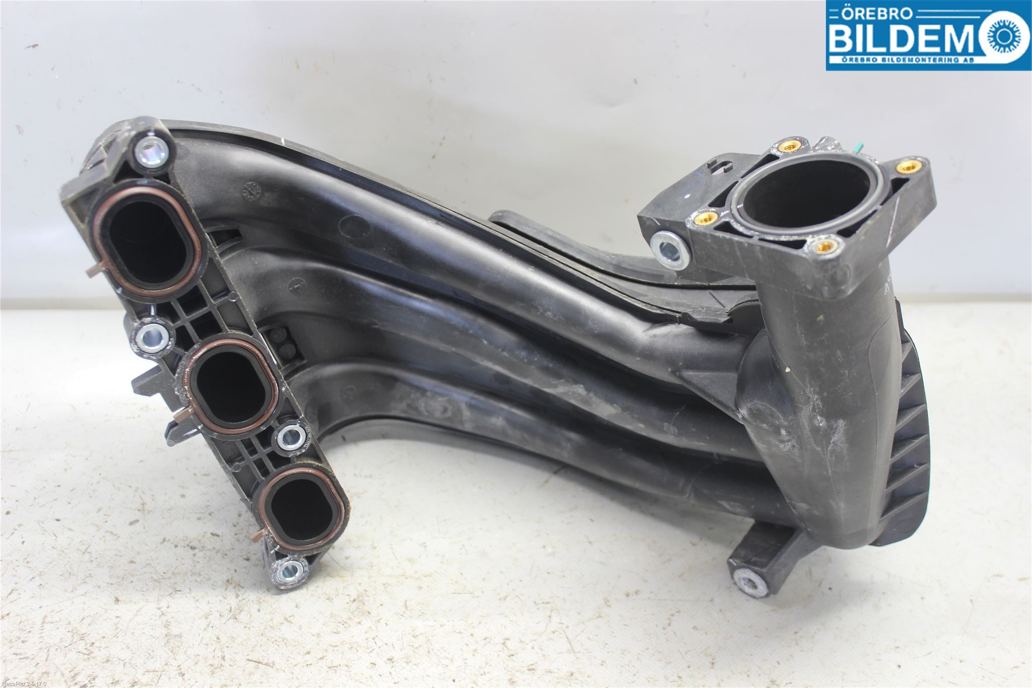 Nissan MICRA 11-16 Innsugningsmanifold