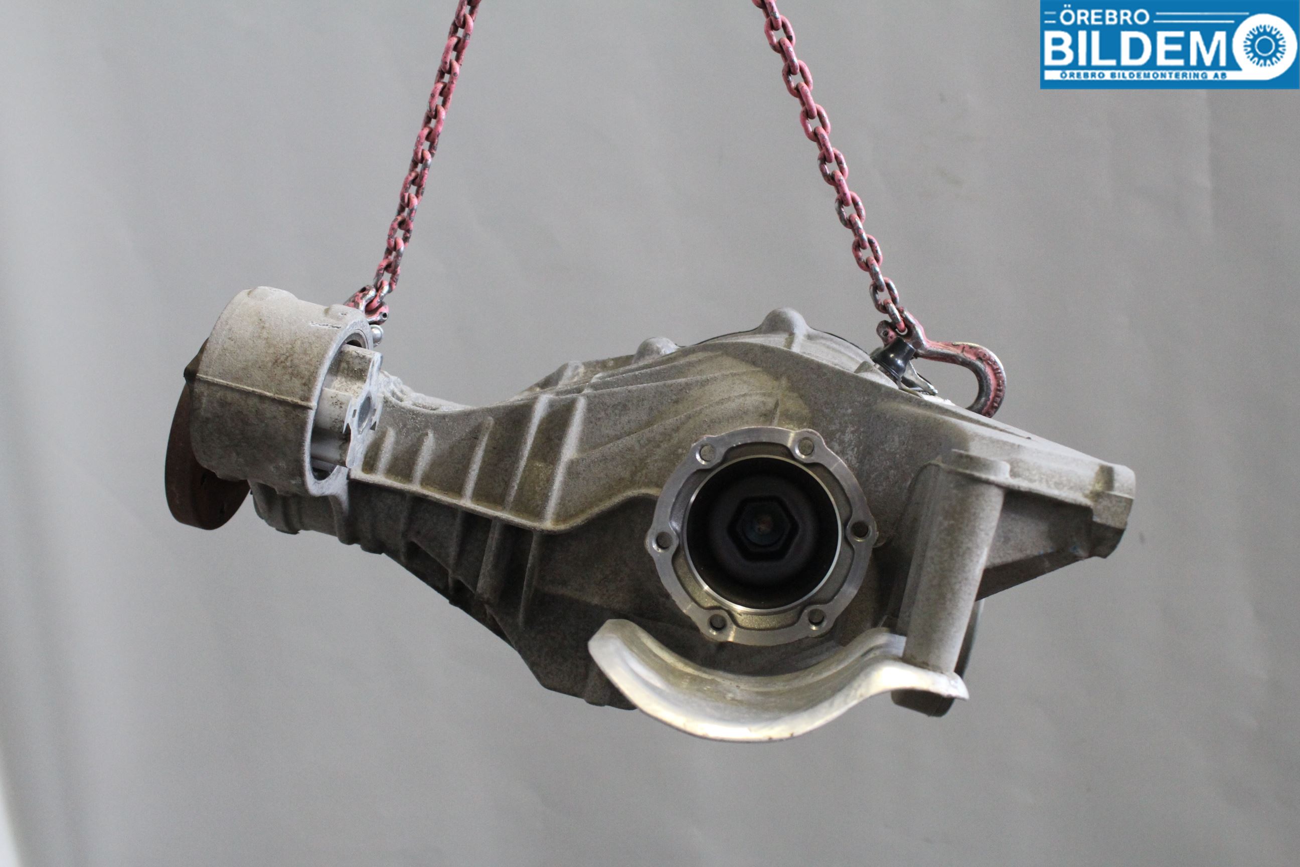 Audi A4/S4 B9 16-19 Bakaksel Kardang Bak -Diff