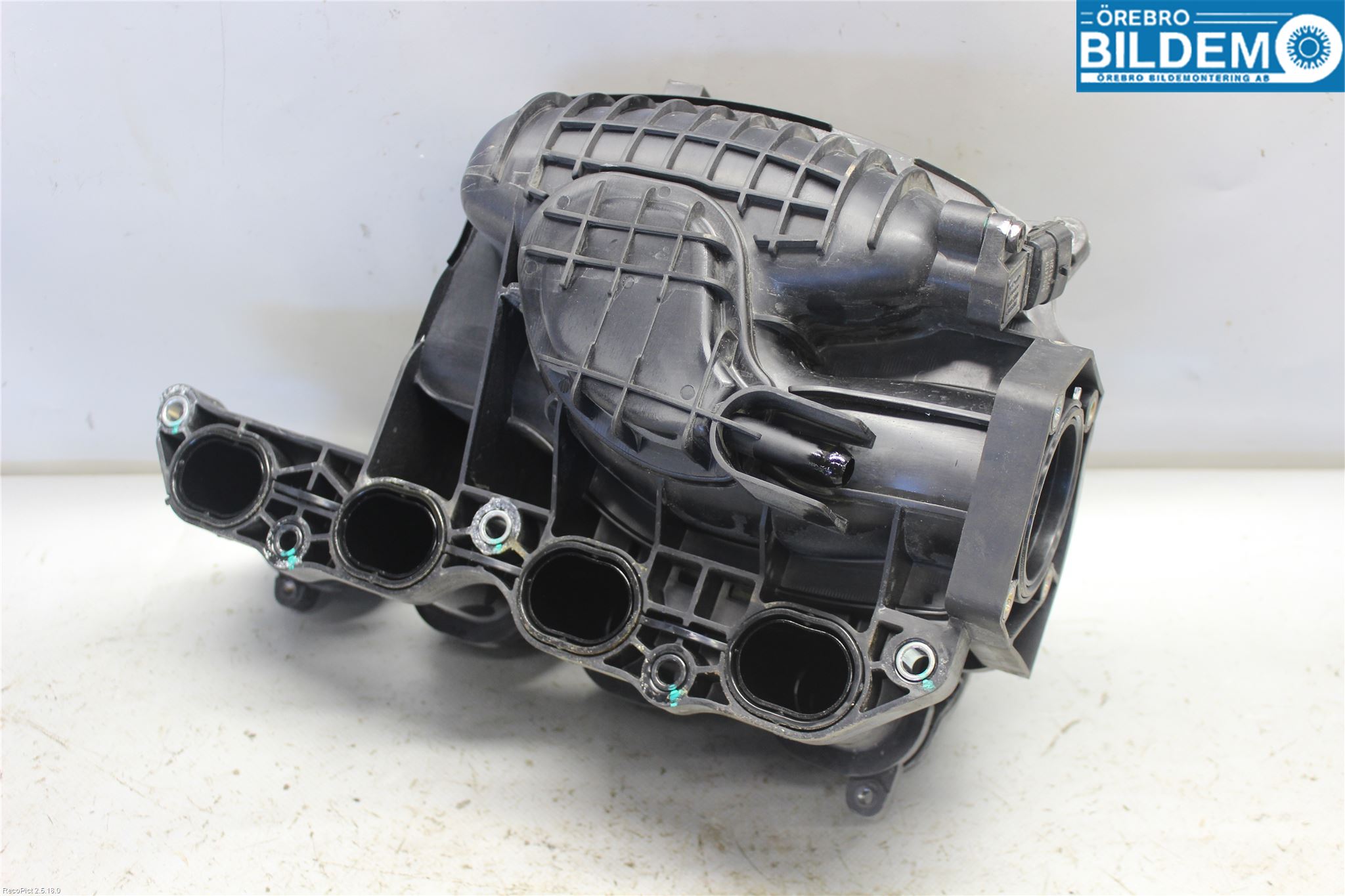 Kia VENGA 10-19 Innsugningsmanifold