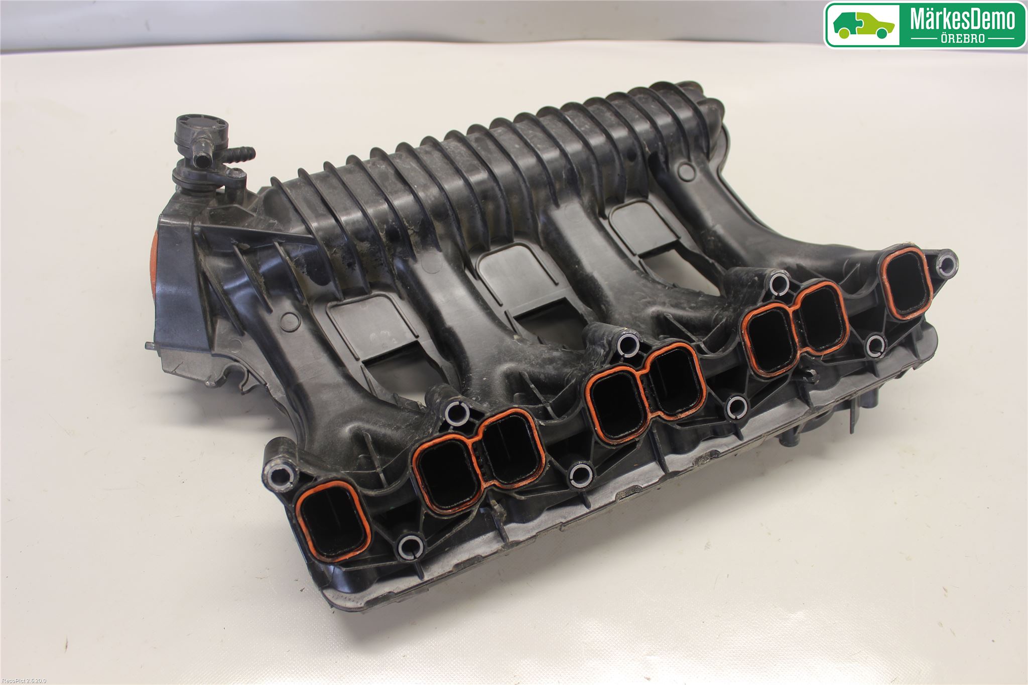 Mercedes-Benz MB C-KLASS (W204) 07-15 Innsugningsmanifold