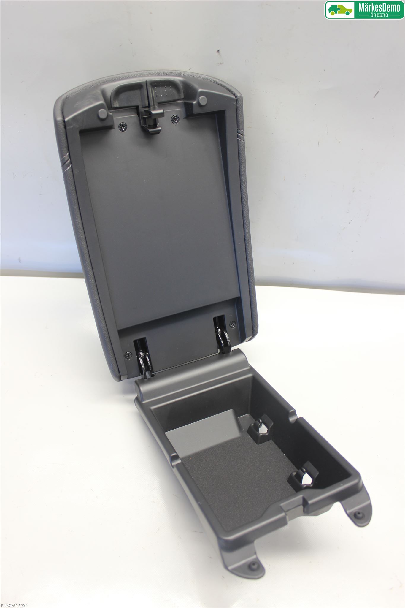 Nissan QASHQAI 14-17 Innr Armlene