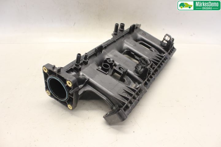 Nissan QASHQAI 14-17 Innsugningsmanifold