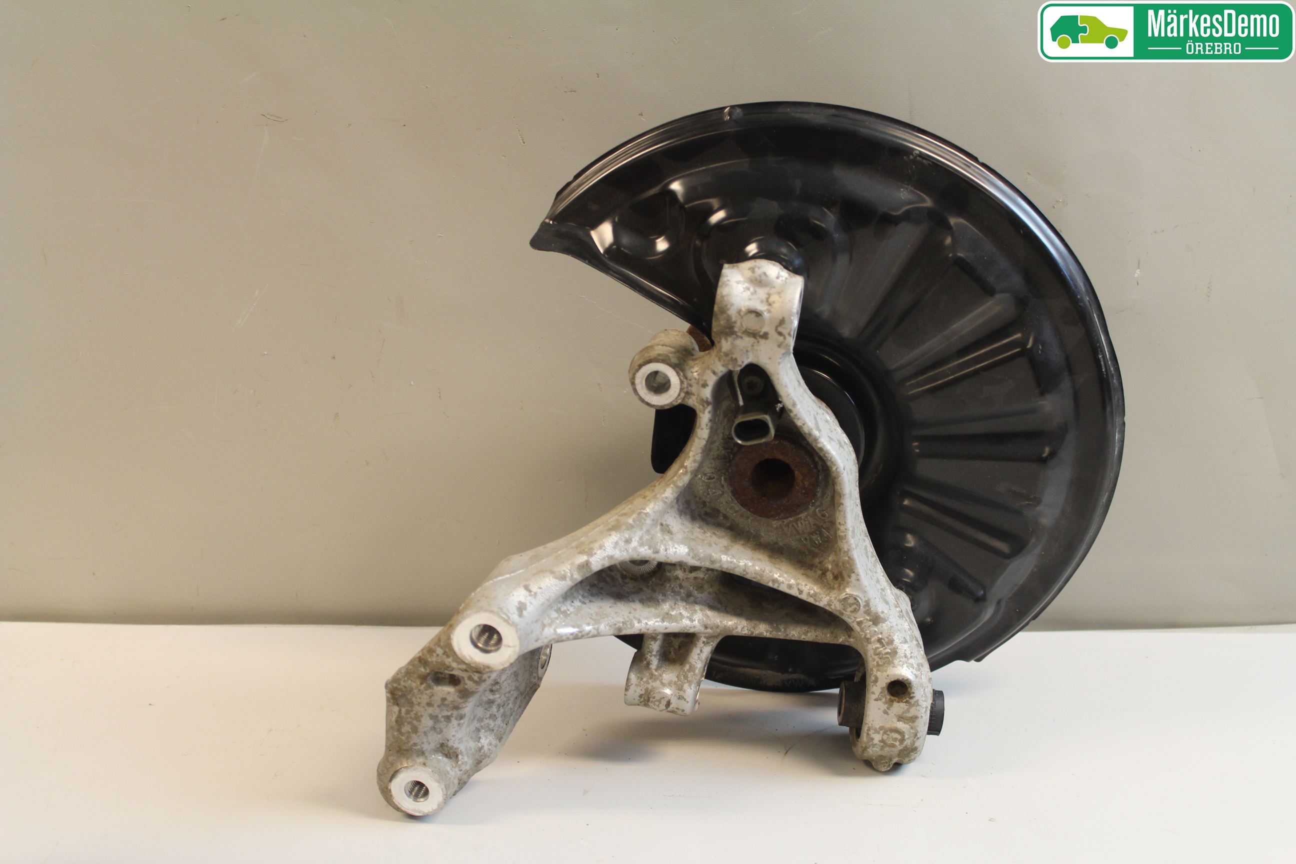 Volkswagen VW PASSAT 15-19 Spindel Hb