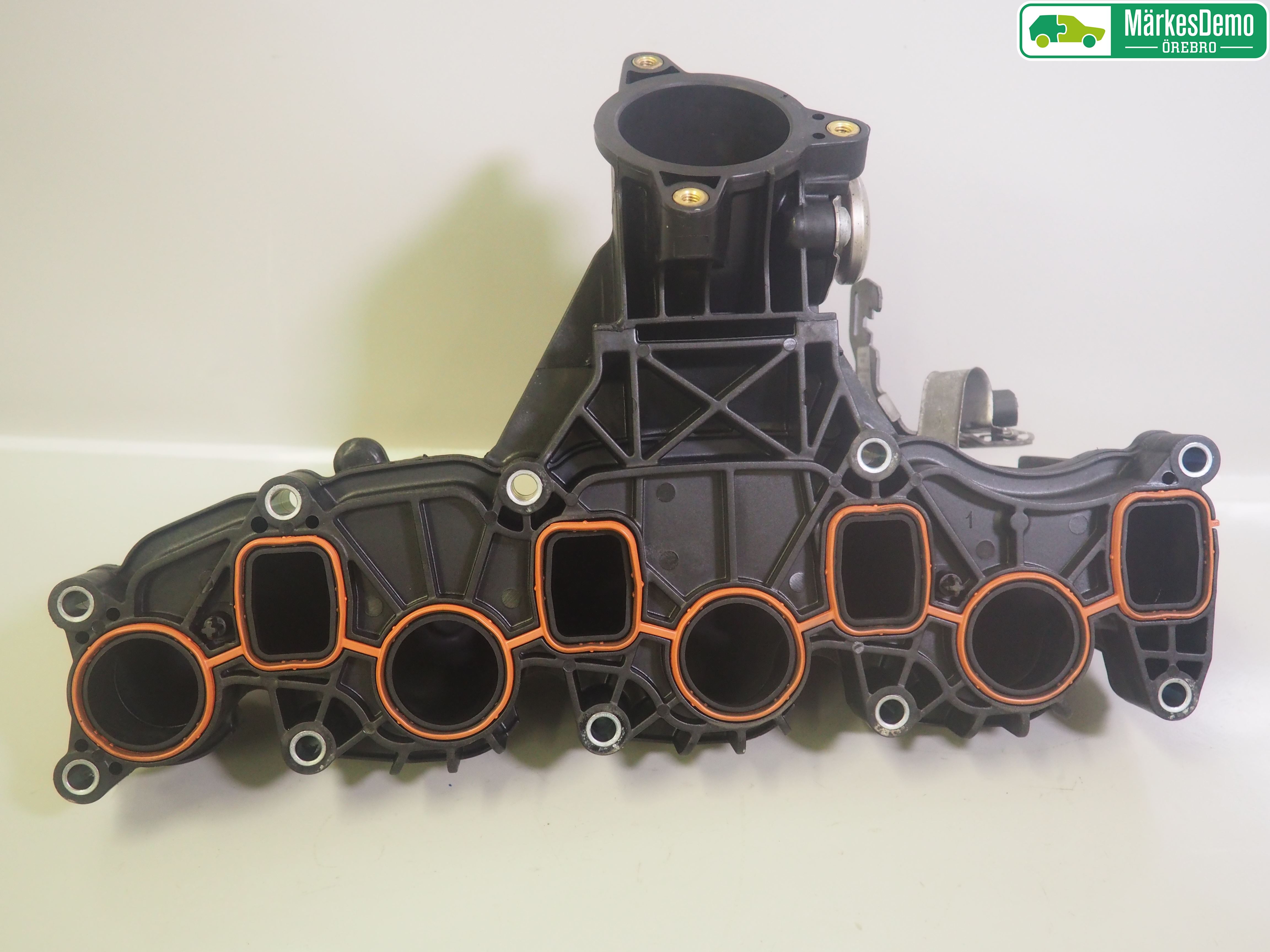 Volkswagen VW PASSAT 11-14 Innsugningsmanifold