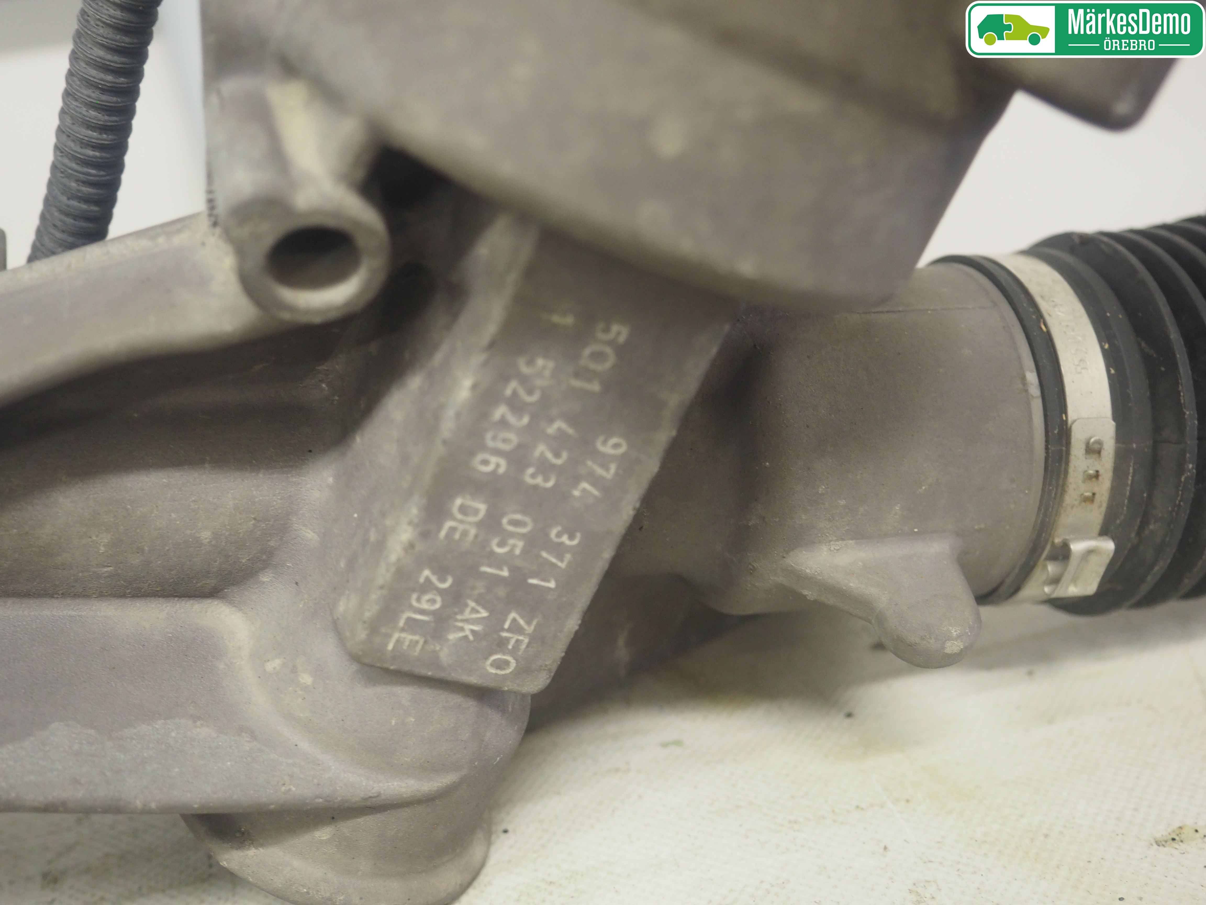 Volkswagen VW GOLF SPORTSVAN 15-20 Servo Snekke - Tannstang
