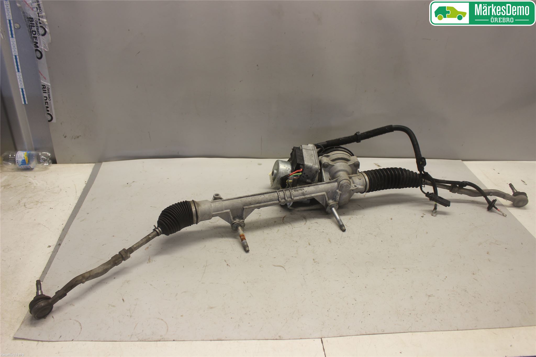 Peugeot 208 12-15 Servo Snekke - Tannstang