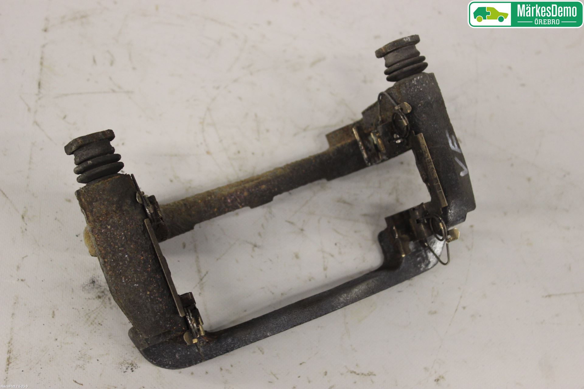 Nissan QASHQAI 14-17 Bremsecaliper Feste Holder