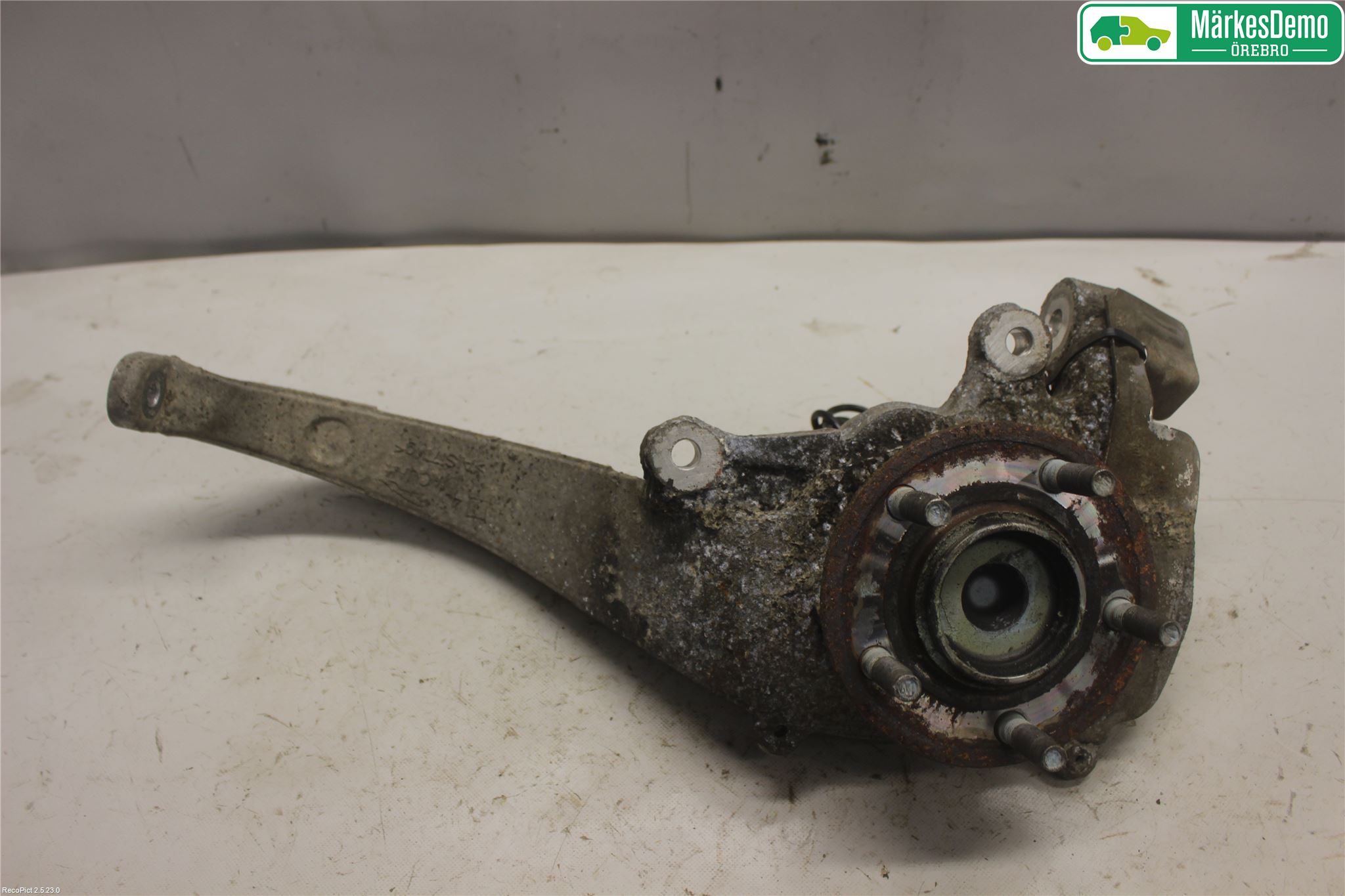 Jaguar XF 08-15 Spindel Vf