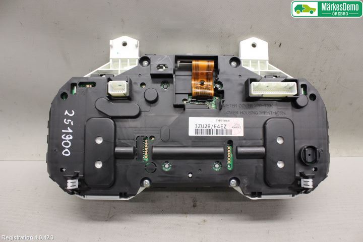 Nissan PULSAR Instr Kombinert