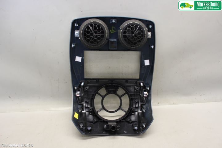 Nissan NOTE E11 06-14 Innr Radio Ramme