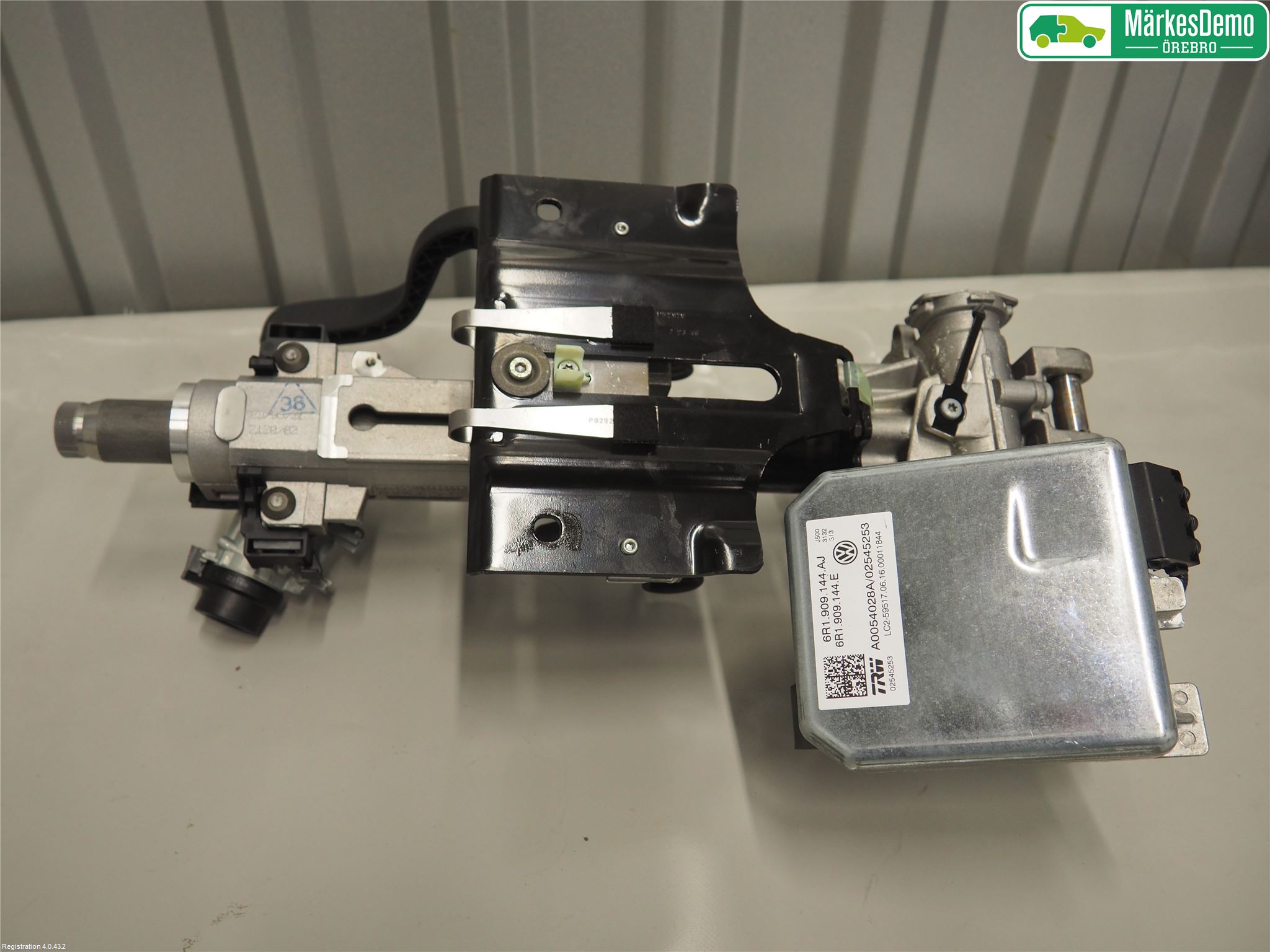 Volkswagen VW UP! / E-UP! Rattakselaggregat Innebygd Servo