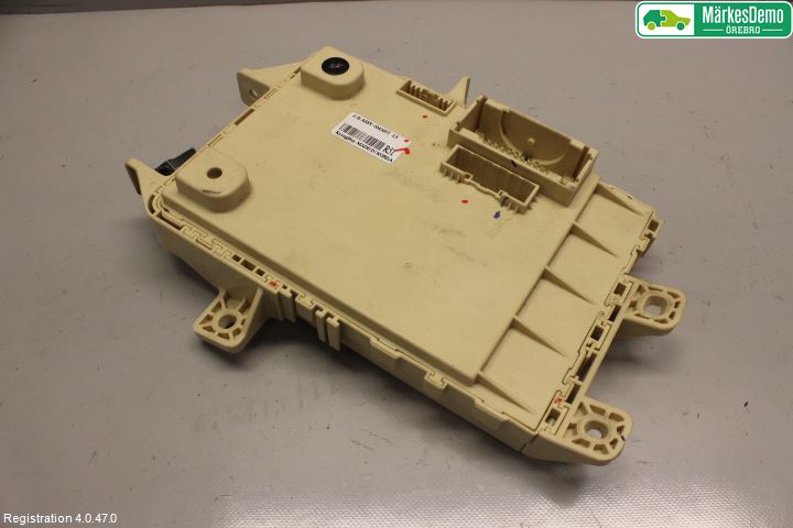 Kia CARENS III 13-19 Sikringsboks - Elsentral