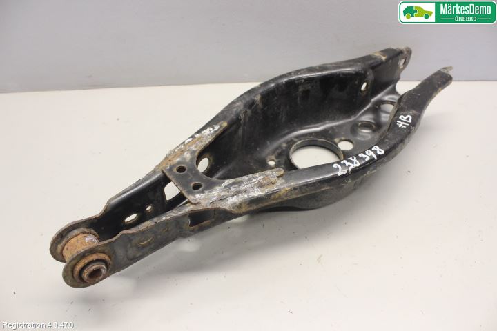 Toyota AURIS 13-19 Bærearm Bak Høyre