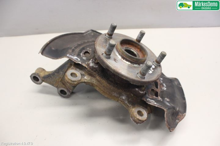 Toyota AURIS 13-19 Spindel Vf
