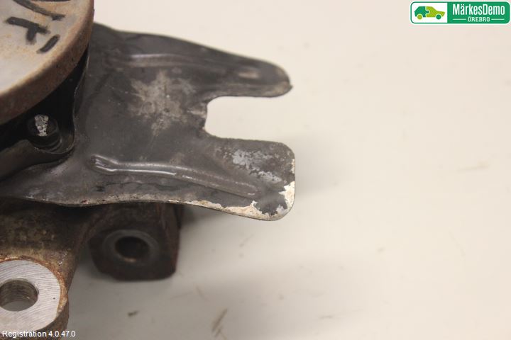 Kia CARENS III 13-19 Spindel Vf