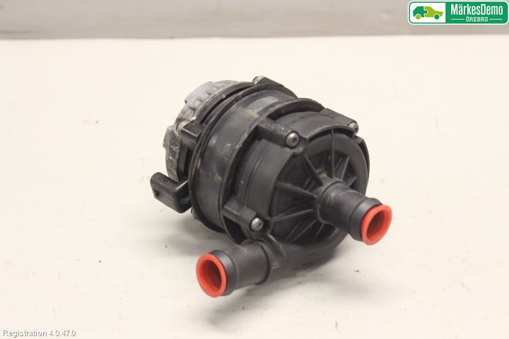 Volkswagen VW PASSAT 15-19 Vannpumpe