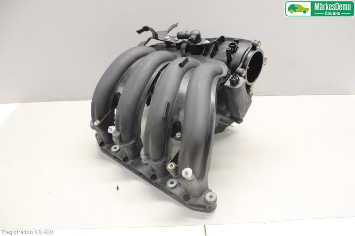 BMW X3 E83     03-10 Innsugningsmanifold