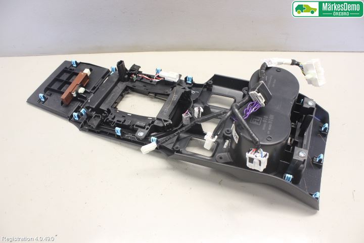 Subaru XV 18-22 Instrumentkonsoll Midt
