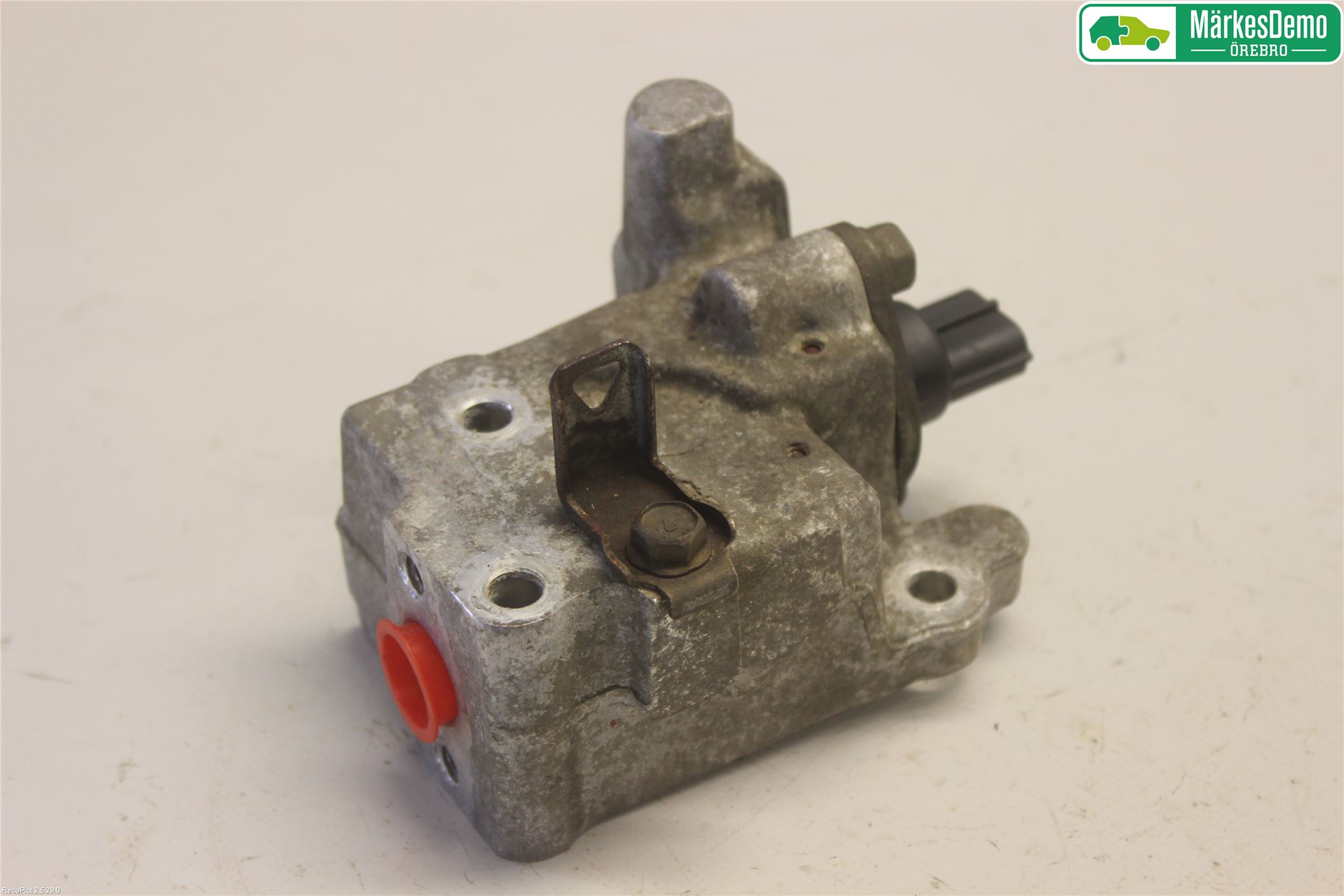Mitsubishi CARISMA 00-04 Inns Drivstoff Trykk Reg