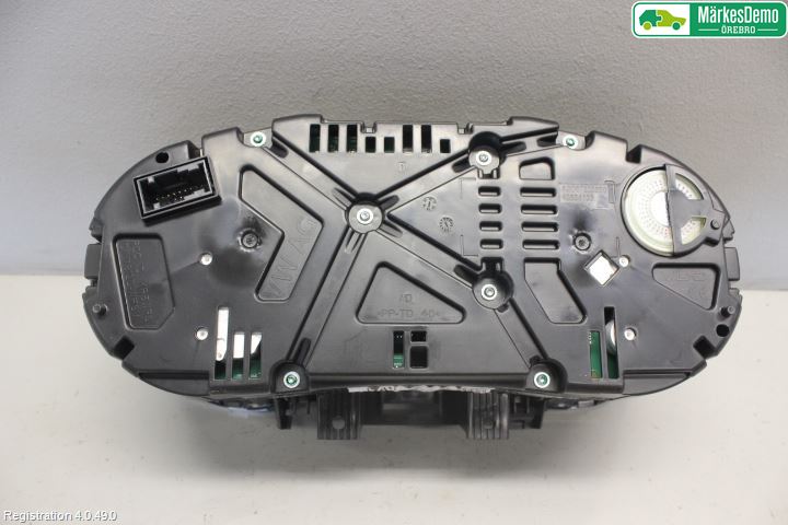 Volkswagen VW POLO 10-17 Instr Kombinert