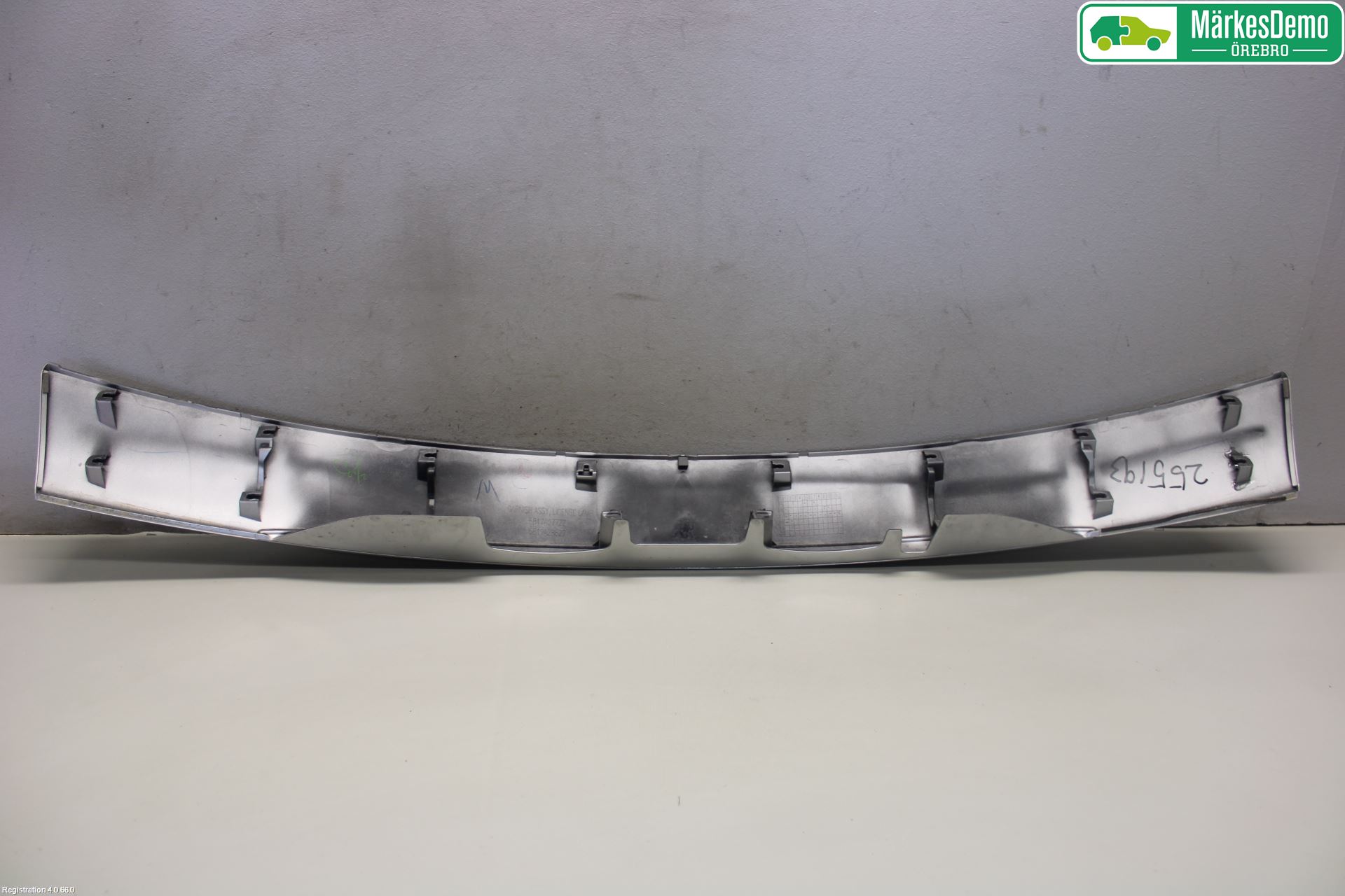 Mitsubishi ECLIPS CROSS List Bak-Bakluke
