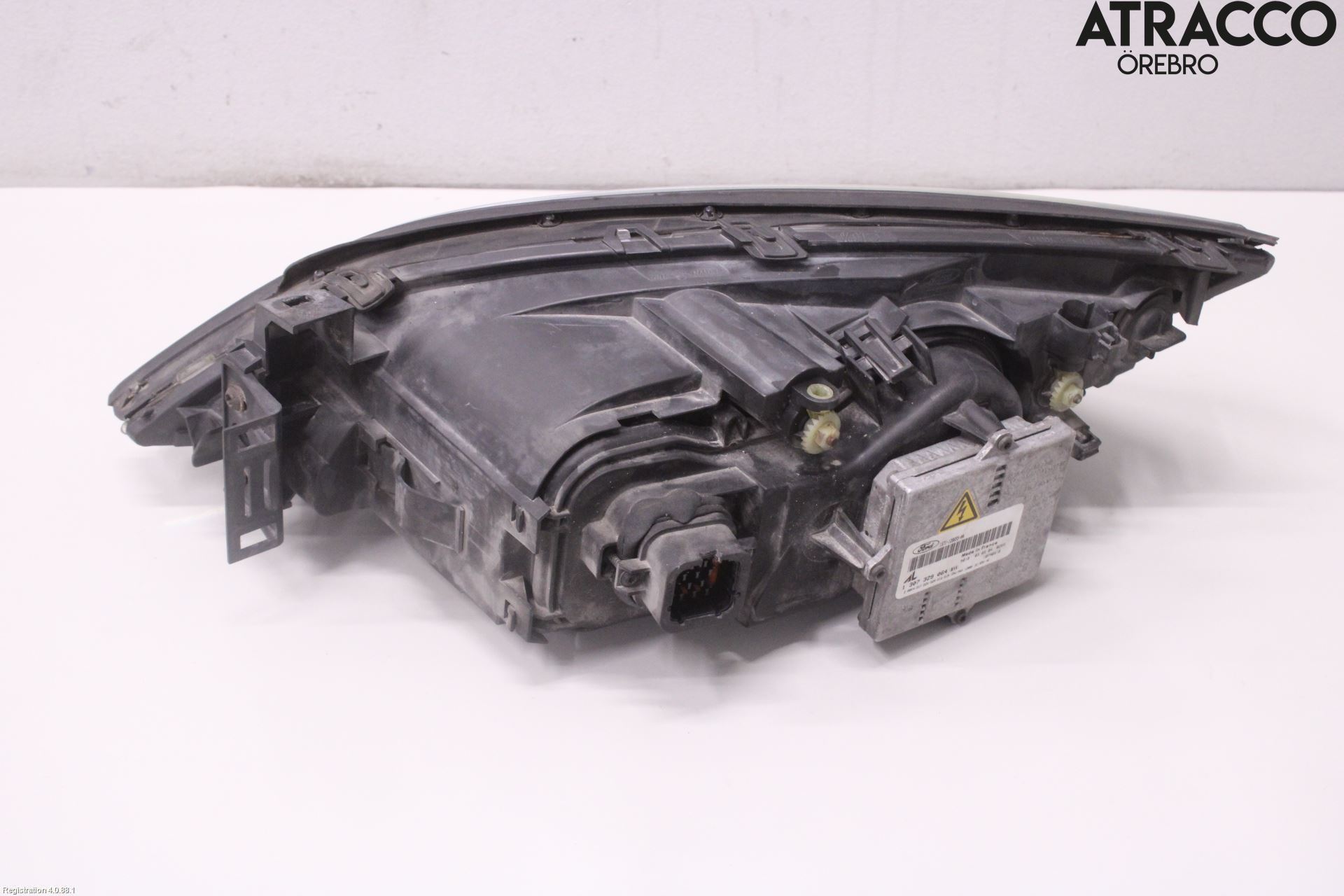Ford MONDEO     01-06 Frontlykt Høyre