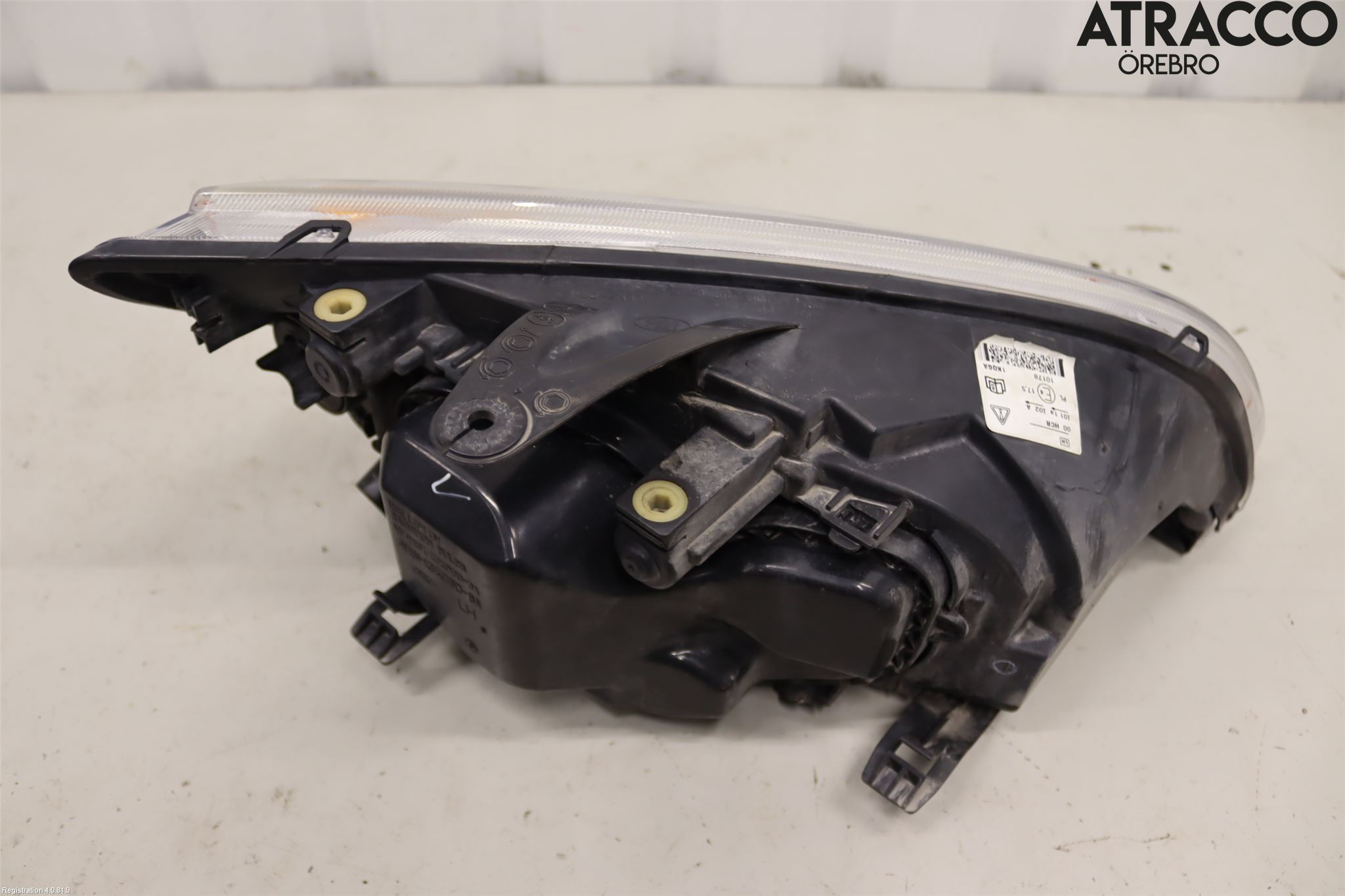 Ford FOCUS     04-07 Frontlykt Venstre