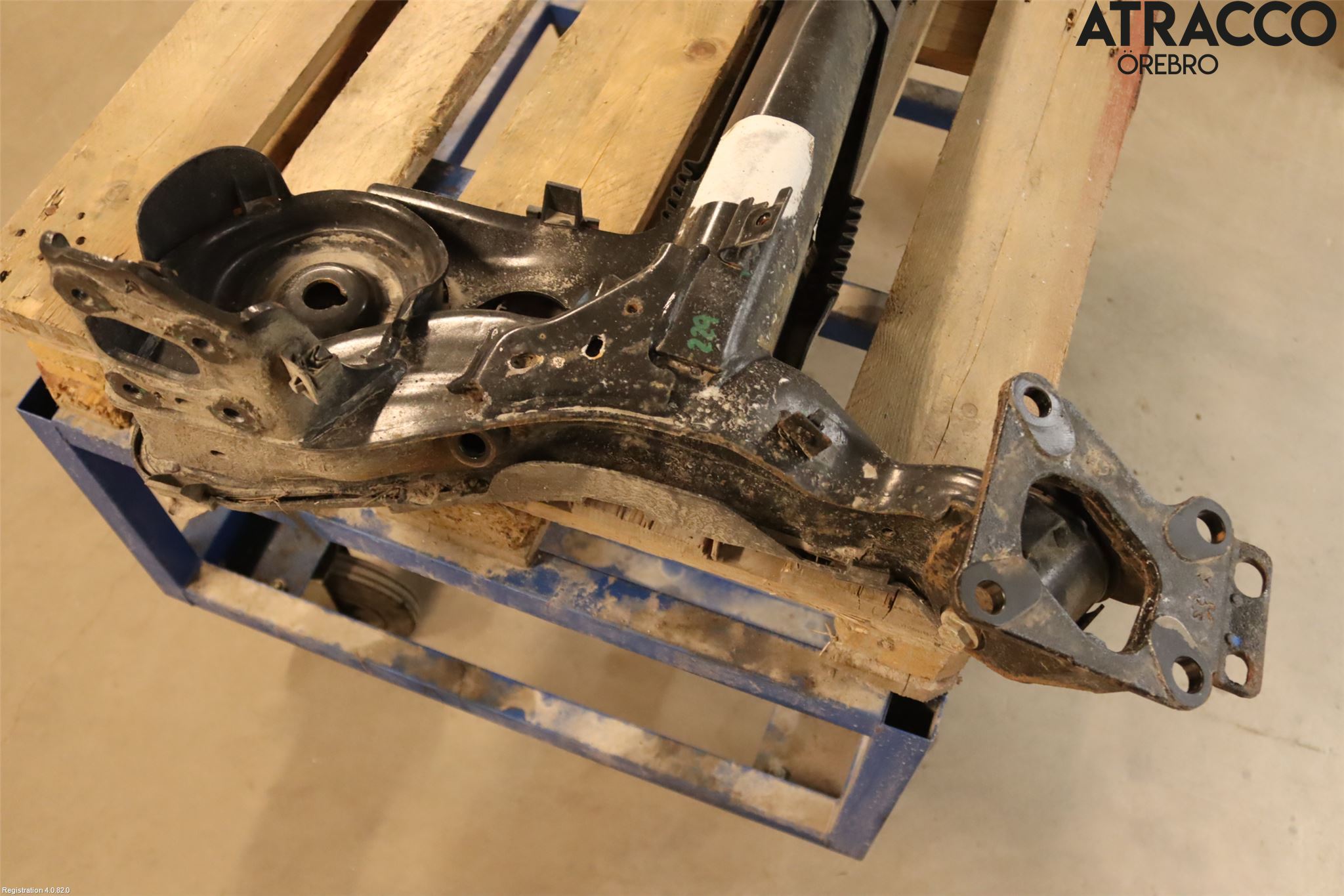 Peugeot PARTNER/E-PARTNER 19- Bakaksel Feste Travers-Ramme