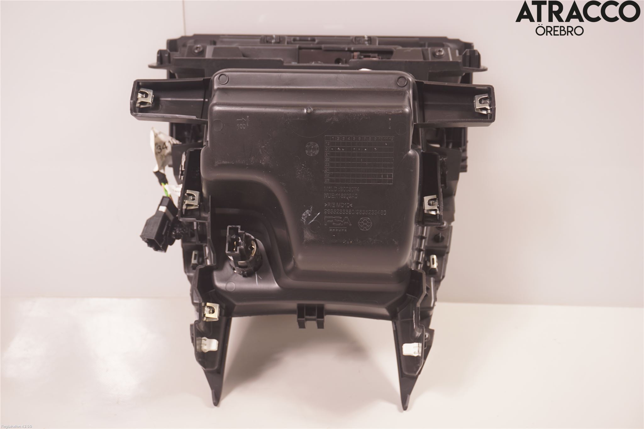 Citroen C4/E-C4 C4X/E-C4X III 21- Instrumentkonsoll Gulv
