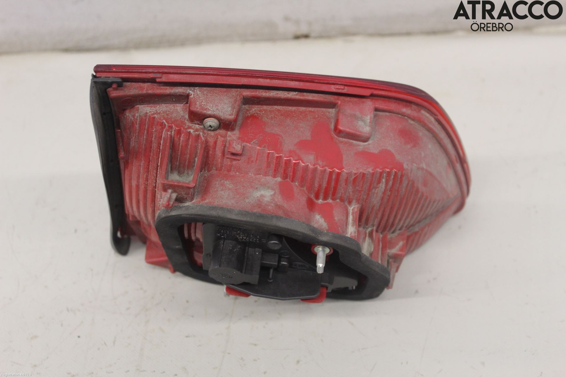 Volkswagen VW TOURAN 10-15 Baklykt Høyre  På Luke(Indre)