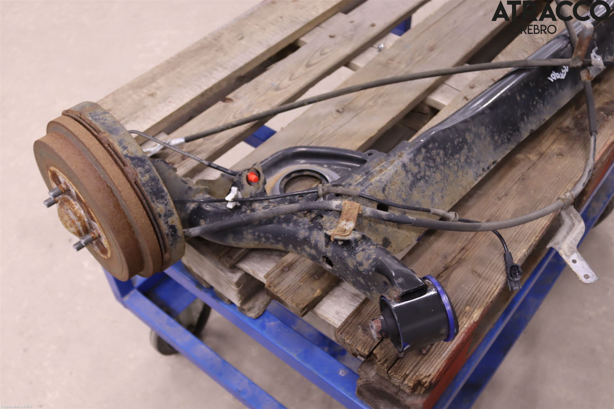 Nissan NOTE E12 14-20 Bakaksel Feste Travers-Ramme