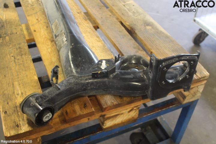 Nissan QASHQAI 17-21 Bakaksel Feste Travers-Ramme