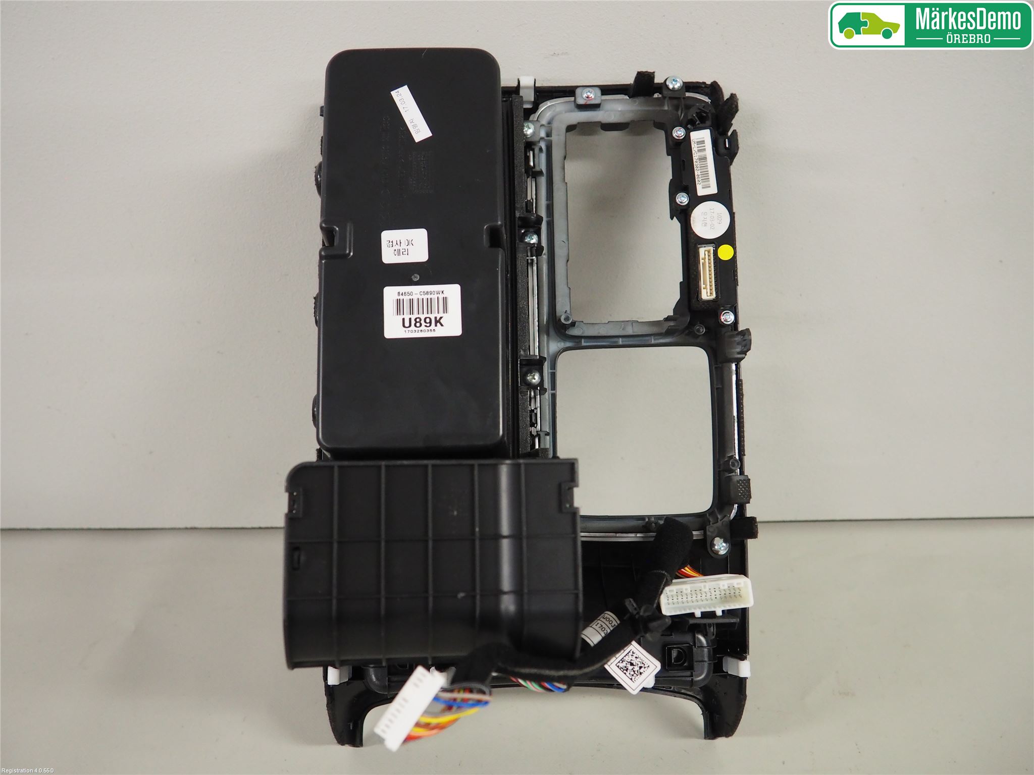 Kia SORENTO 15-20 Instrumentkonsoll Gulv