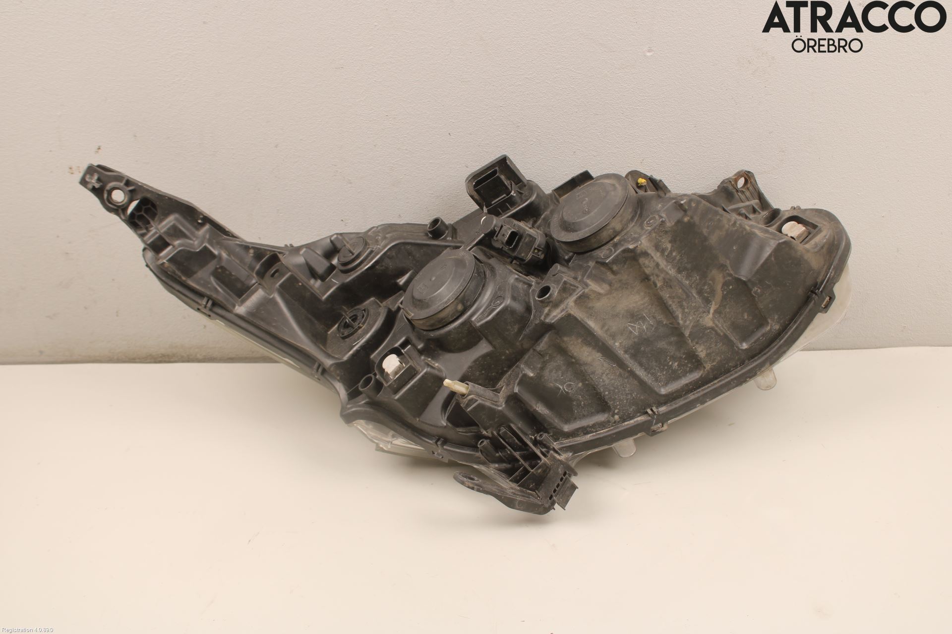 Peugeot 208 12-15 Frontlykt Venstre