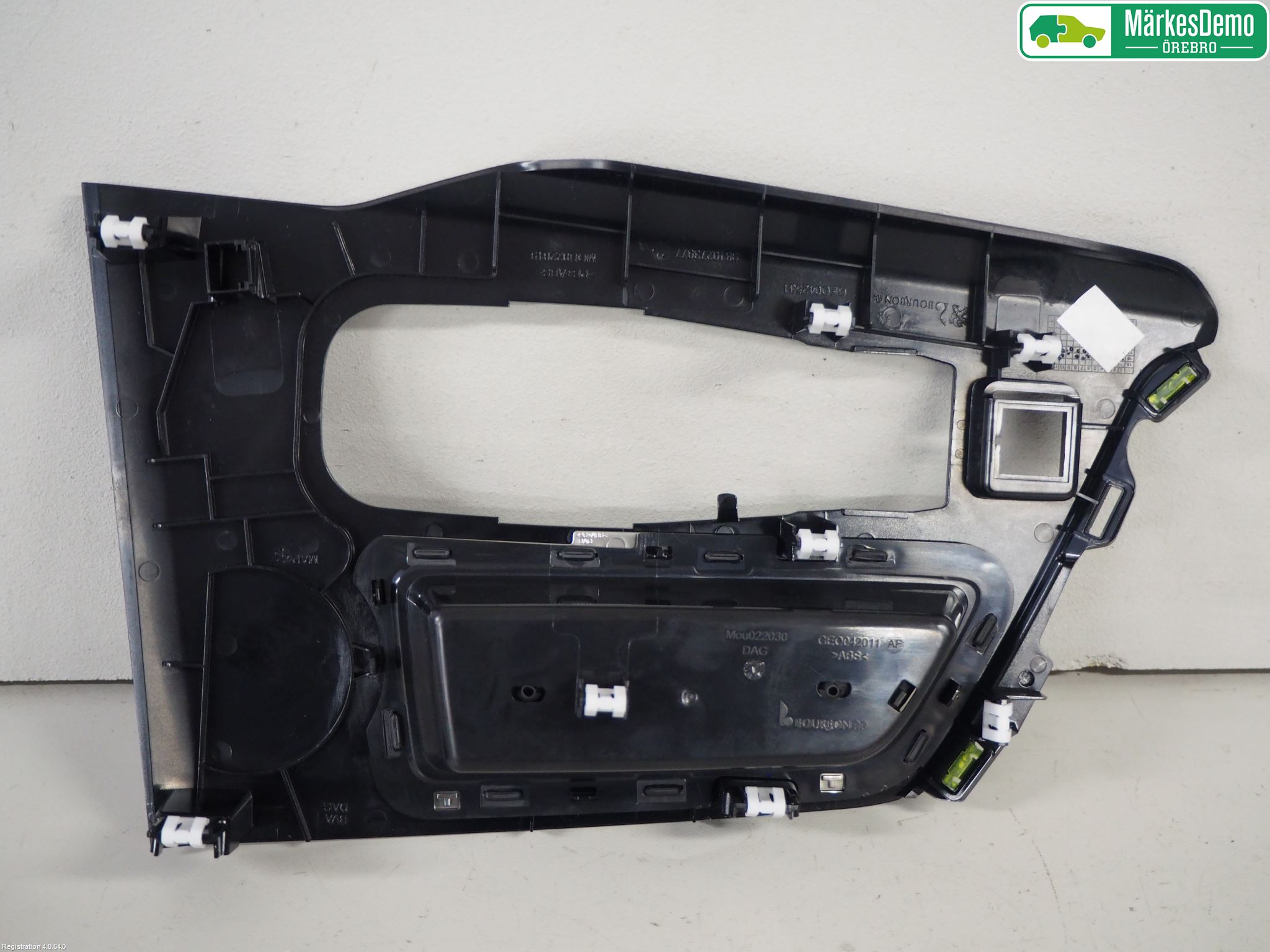 Peugeot 3008 17-24 Instrumentkonsoll Gulv