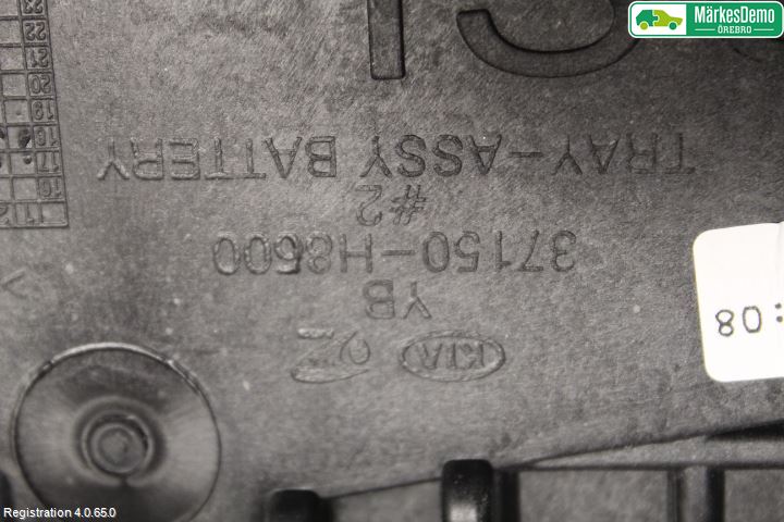 Kia STONIC 18->> Batterikasse - Feste - Holder