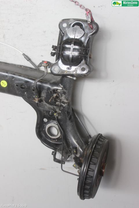 Volkswagen VW POLO VI 18->> Bakaksel Feste Travers-Ramme
