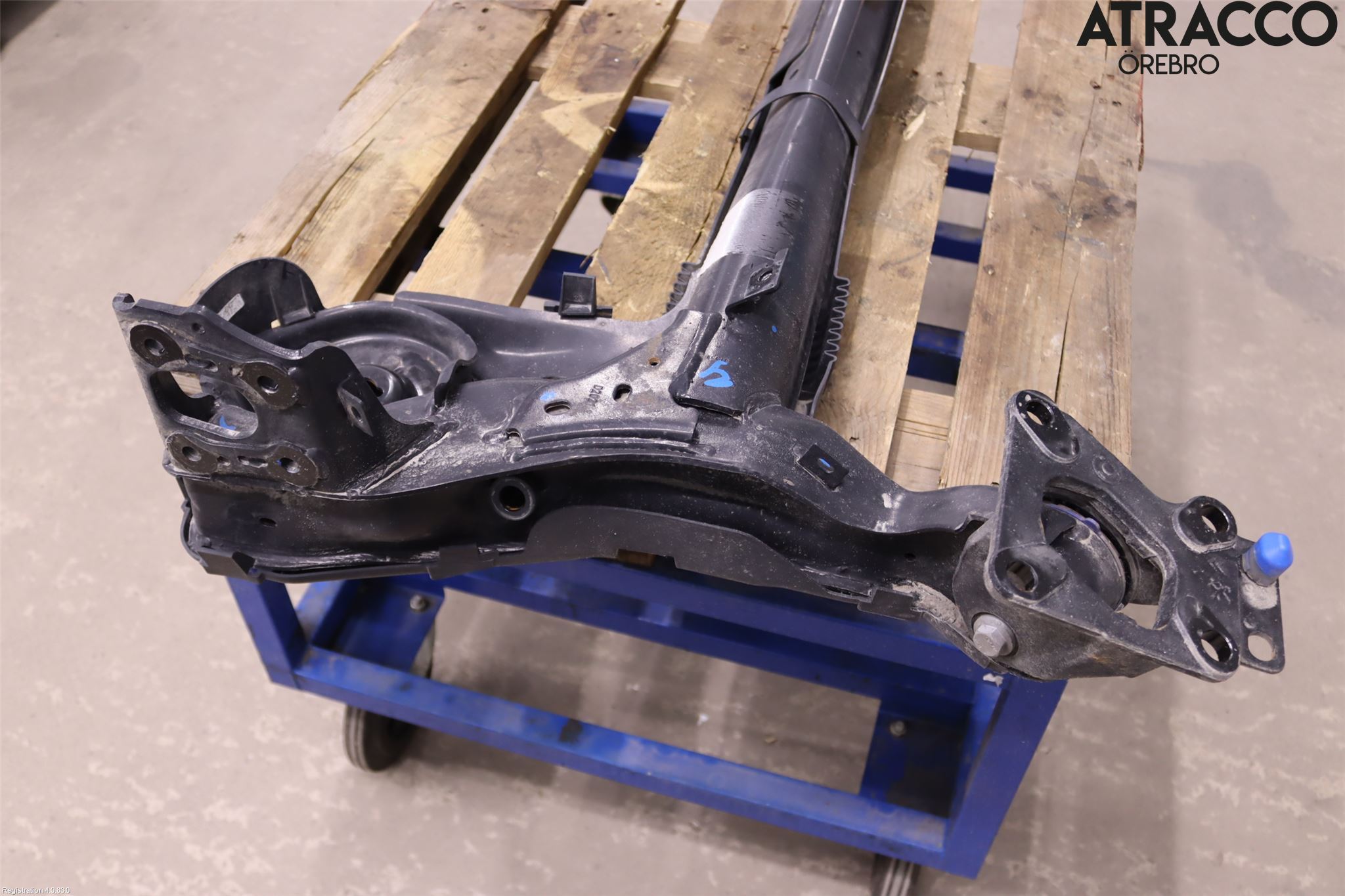 Peugeot PARTNER/E-PARTNER 19- Bakaksel Feste Travers-Ramme