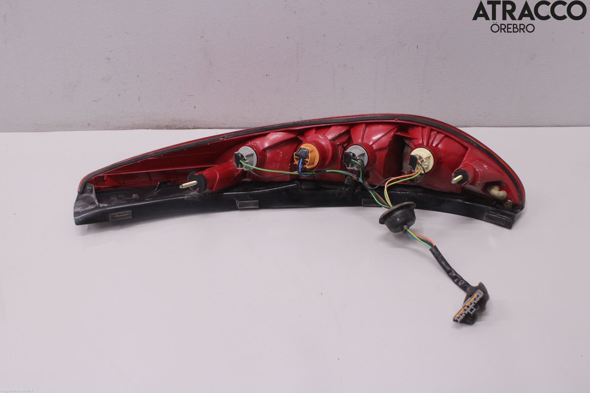 Ford MONDEO     01-06 Baklykt Venstre