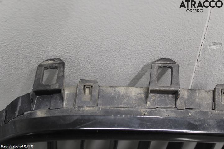 BMW 5 E60/61 Sed/Tou 02-10 Grilldel Venstre