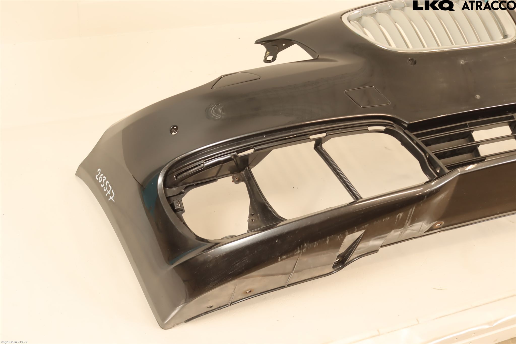 BMW 5 F10/F11/F18 09-17 Støtfanger Foran Plastdeksel